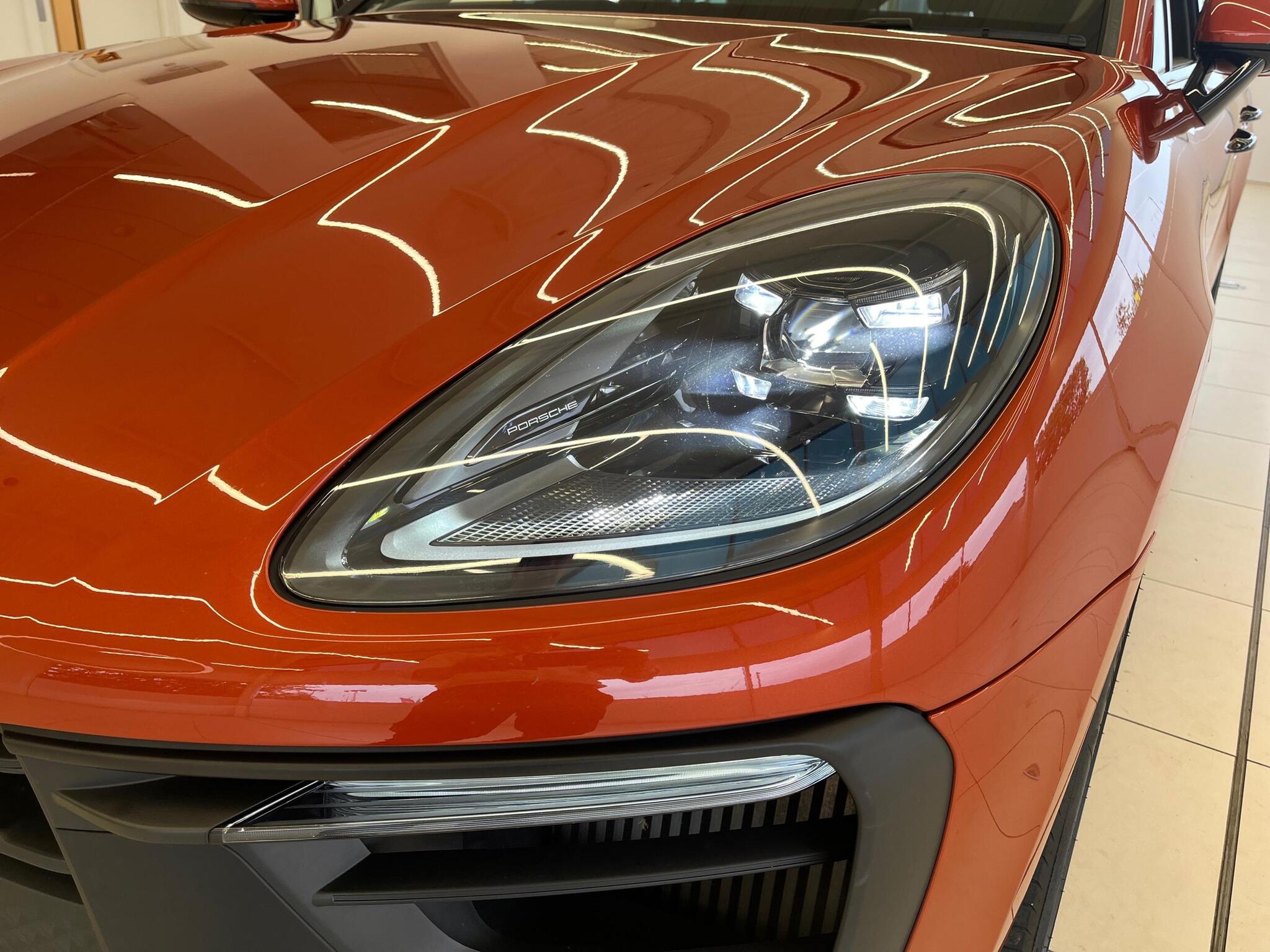 Porsche Macan view 21