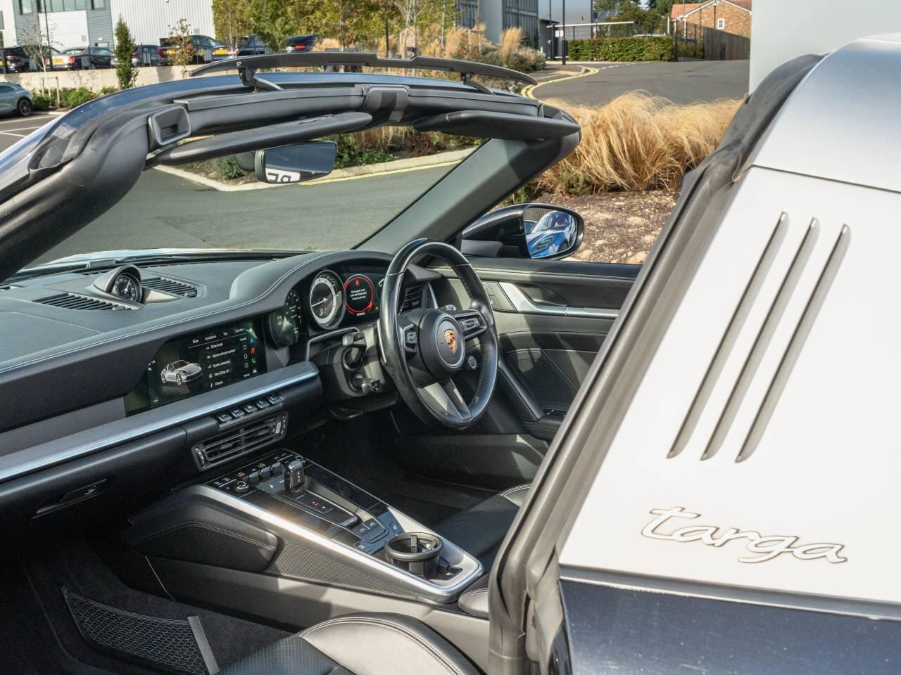 Porsche 911 view 44