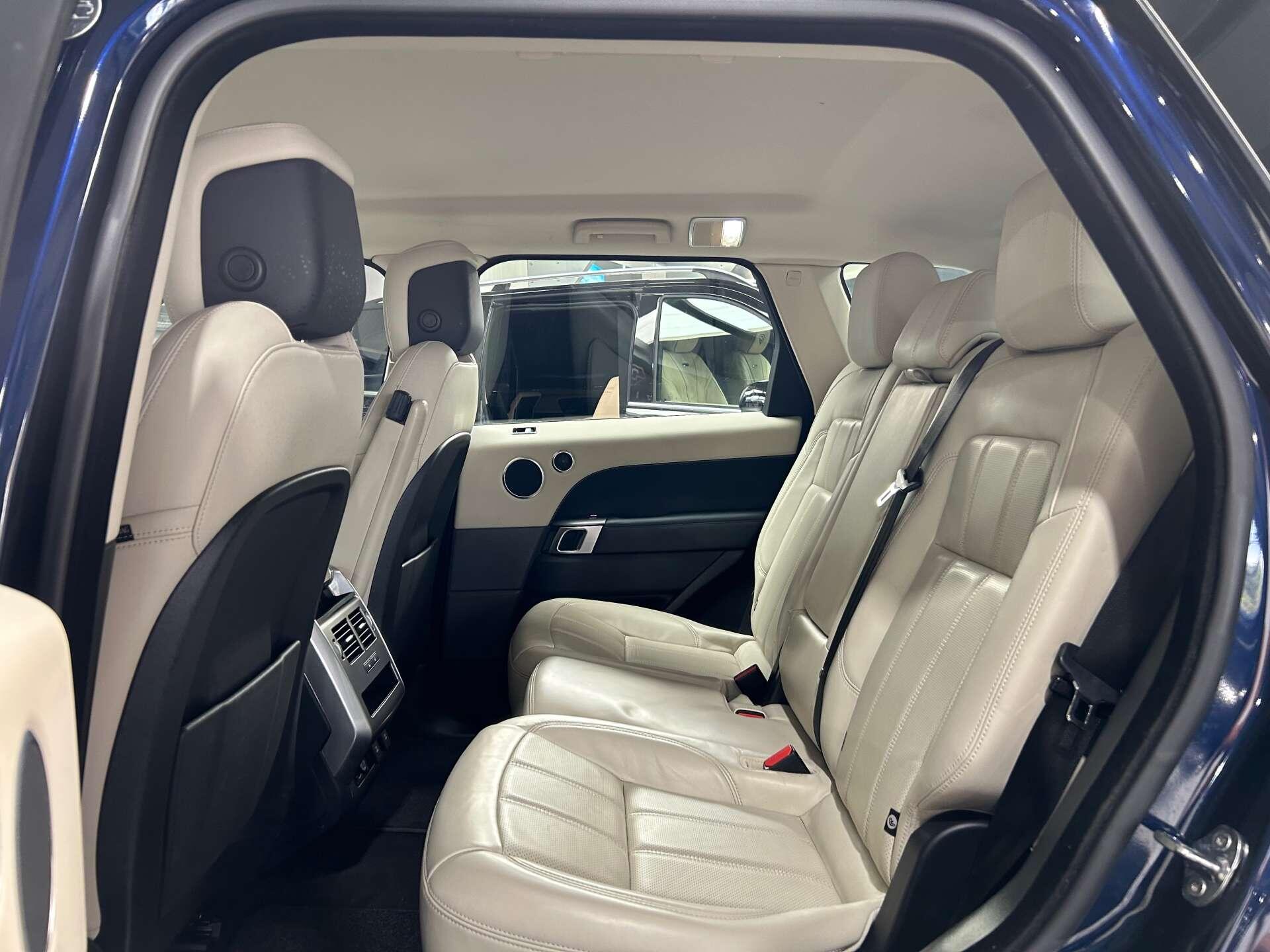 Land Rover Range Rover Sport view 30