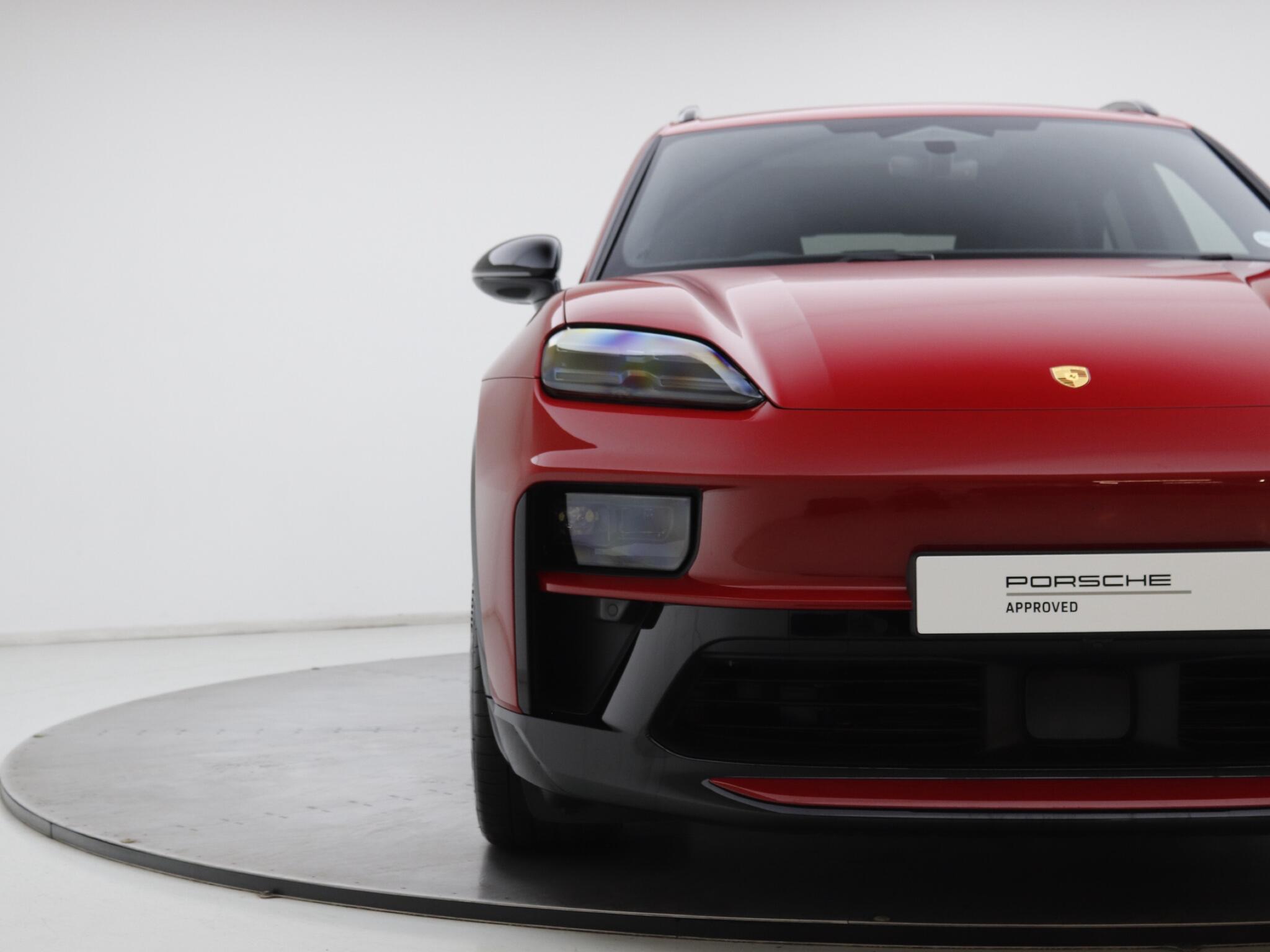 Porsche Macan view 25