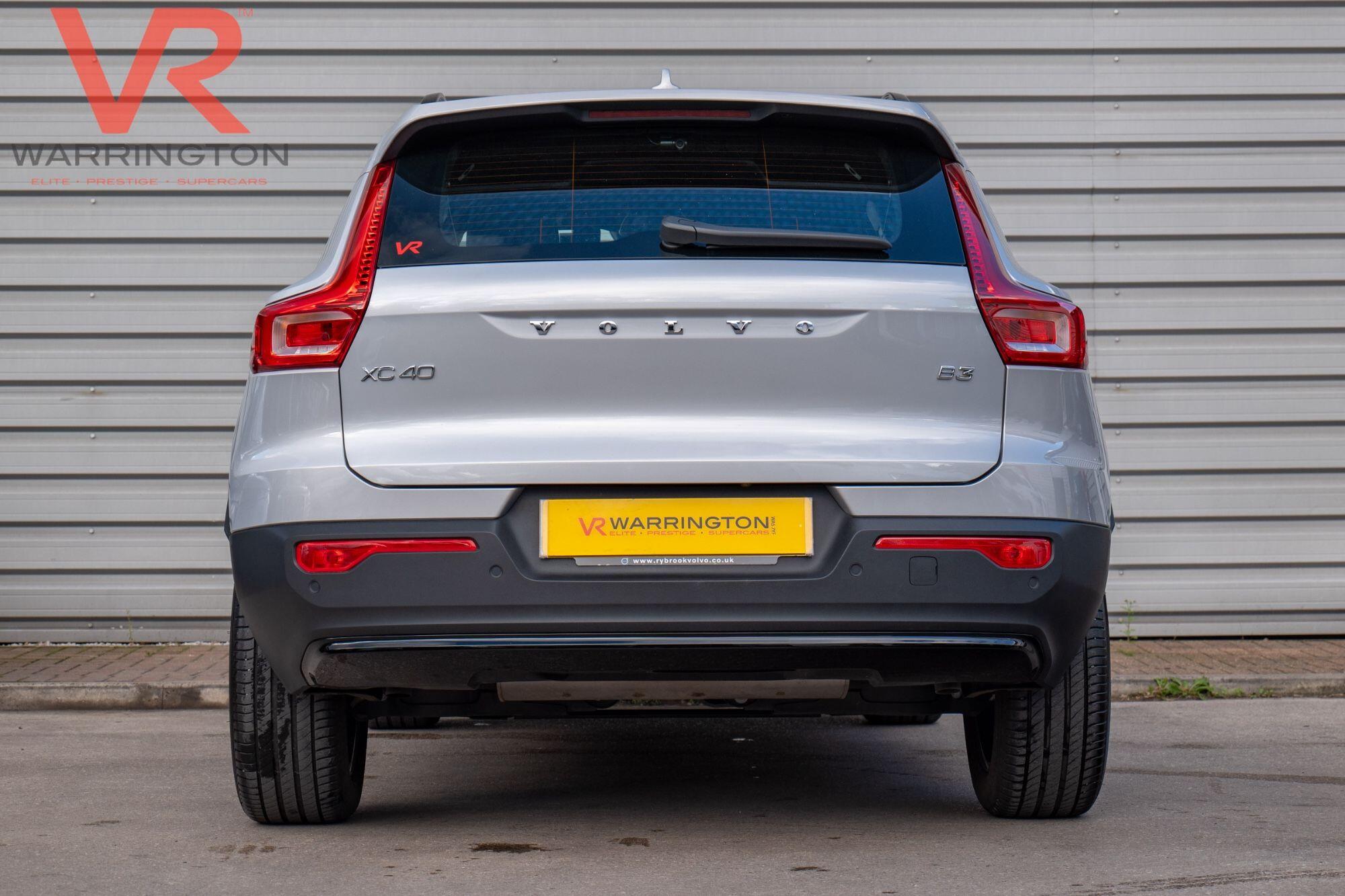 Volvo XC40 view 15