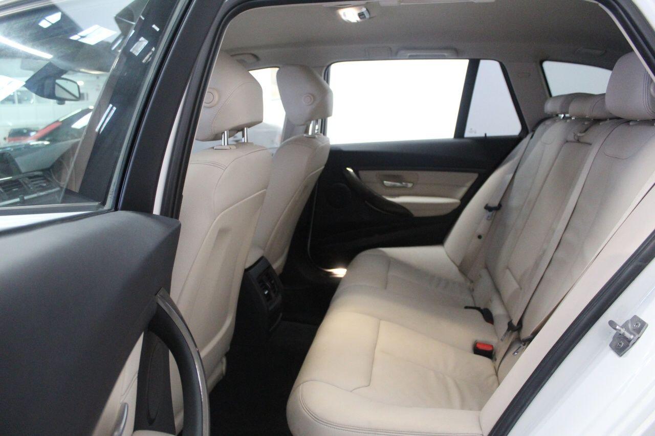 BMW 3 Series view 54