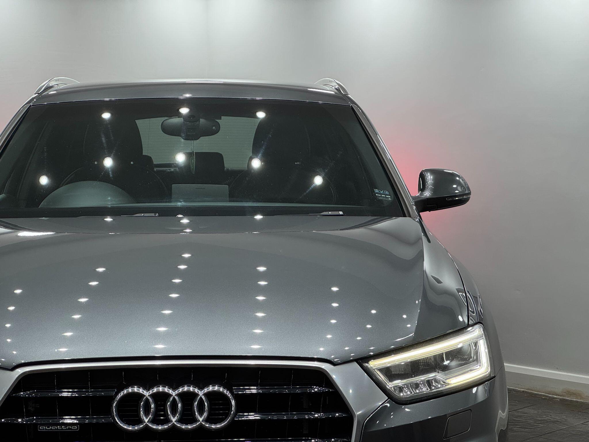 Audi Q3 view 12