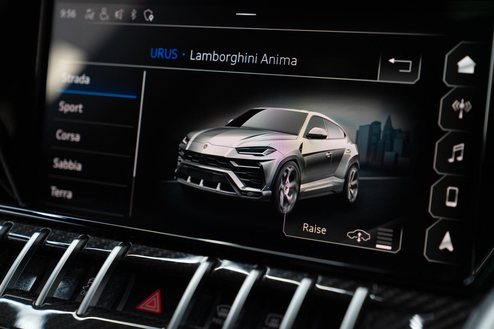 Lamborghini Urus view 17