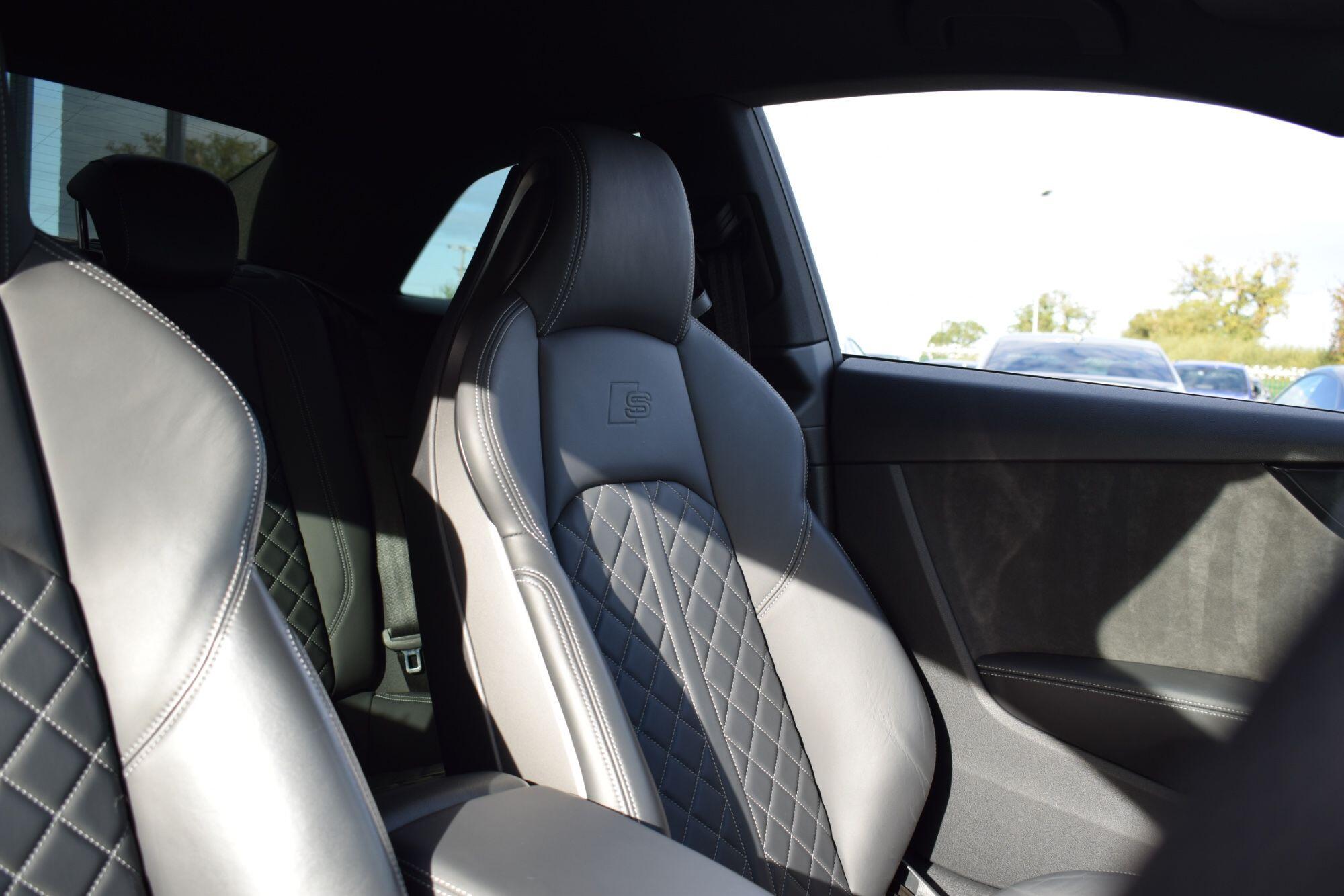 Audi S5 view 5
