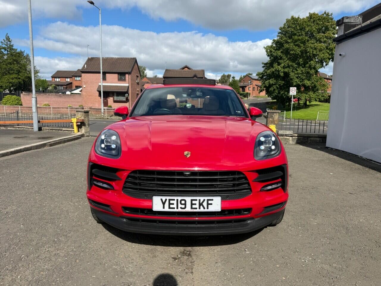 Porsche Macan view 11