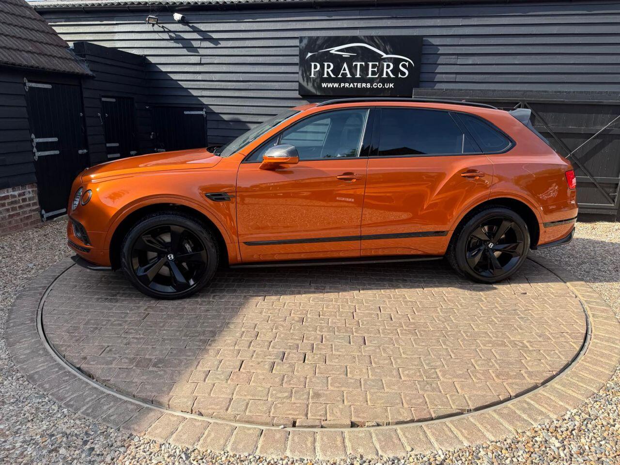 Bentley Bentayga view 8