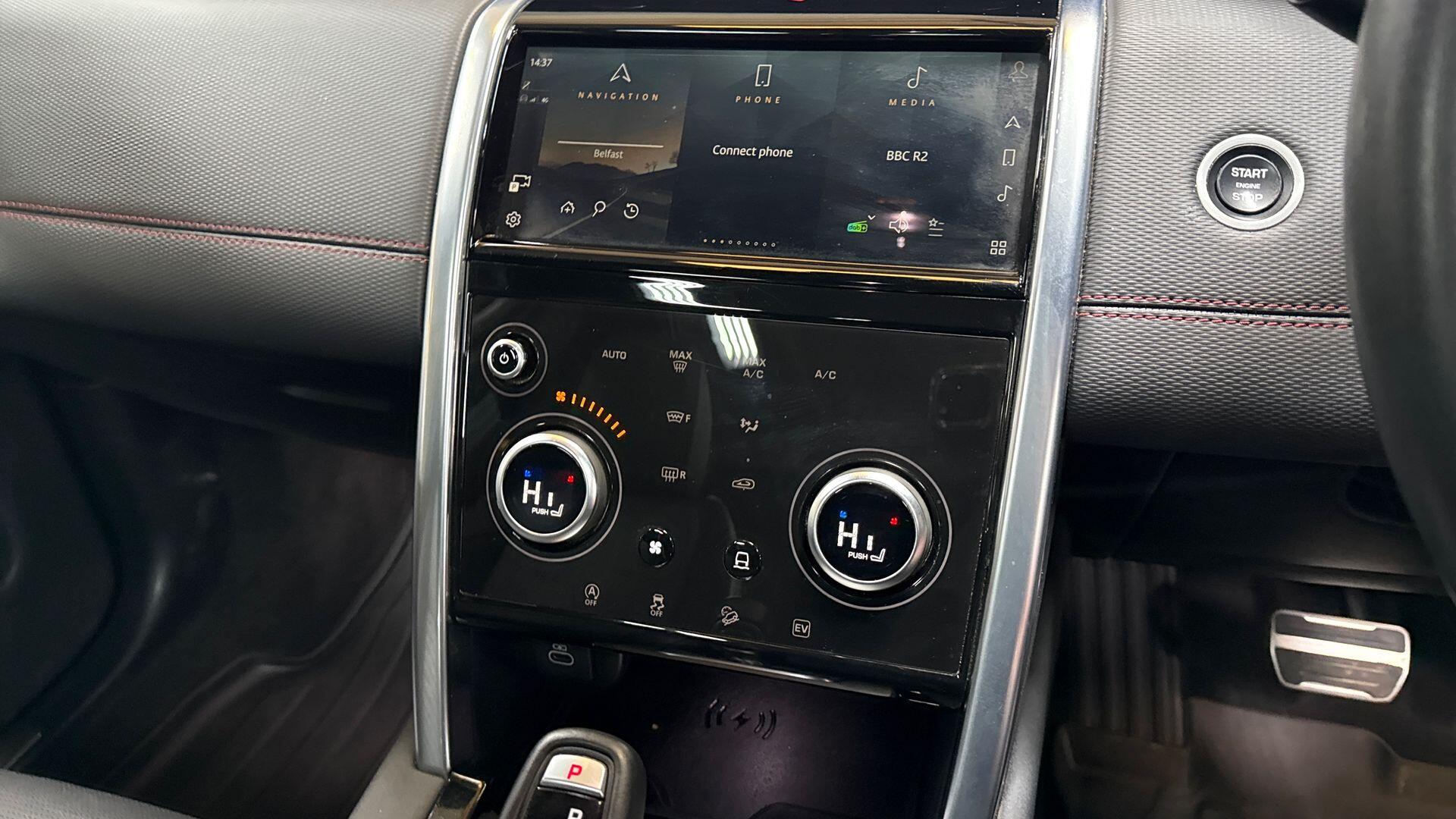 Land Rover Discovery Sport view 14
