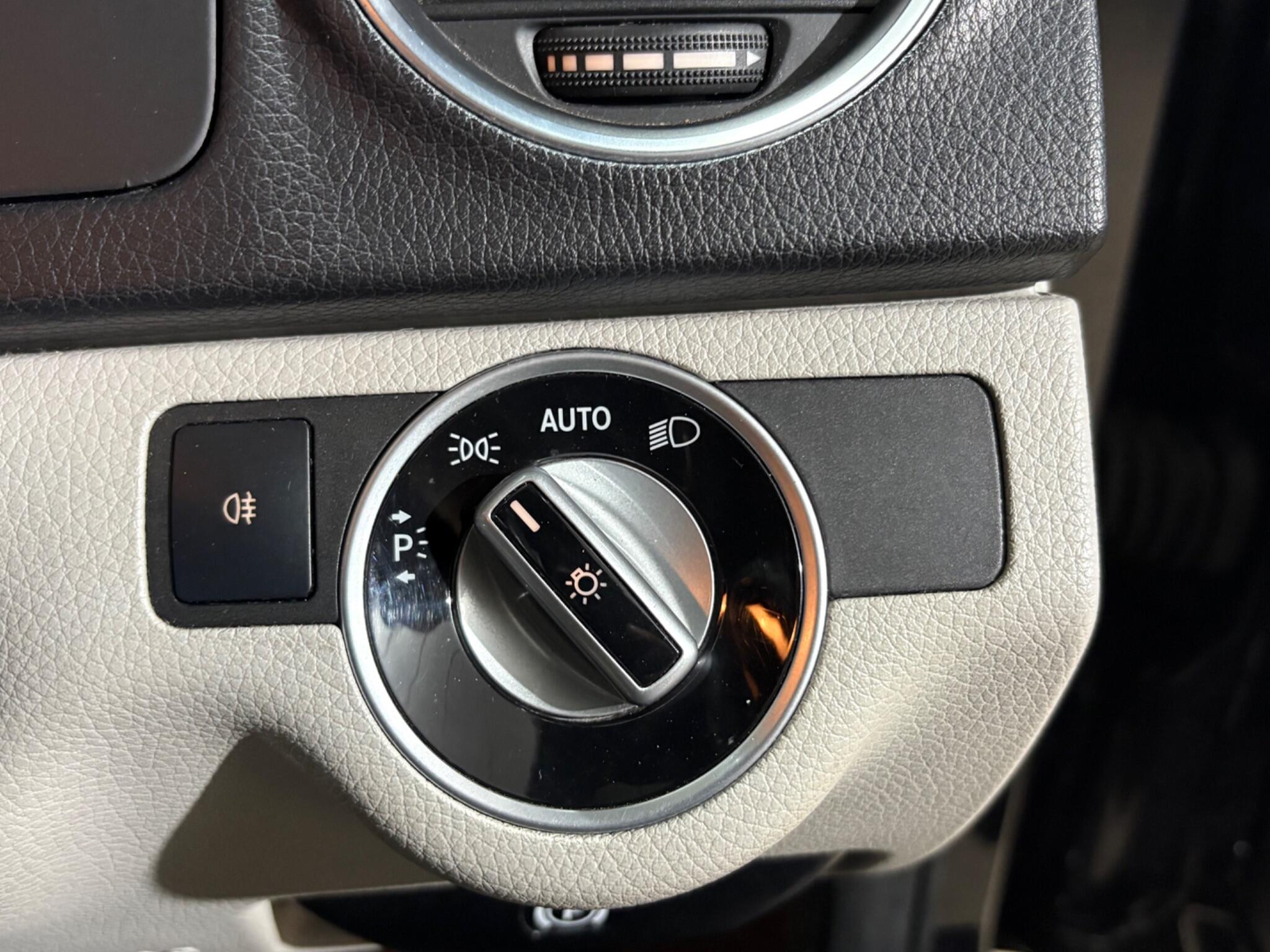 2012 Mercedes-Benz C Class image 36