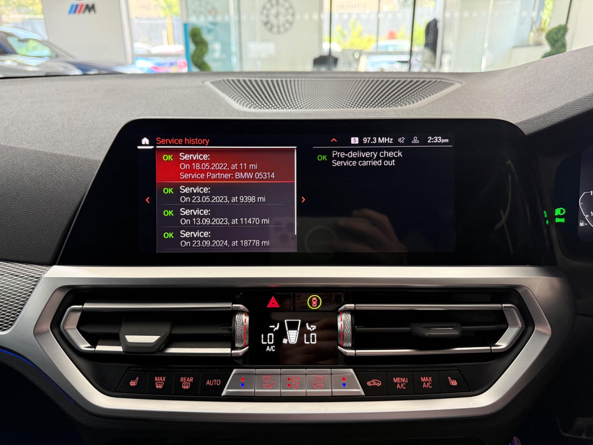 BMW 3 Series view 18