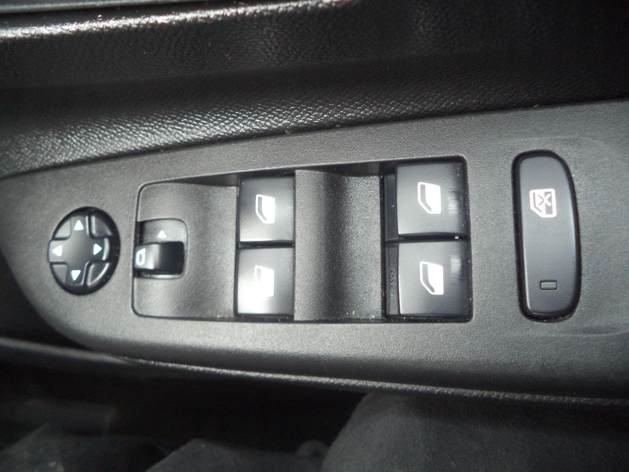 Vauxhall Corsa view 45