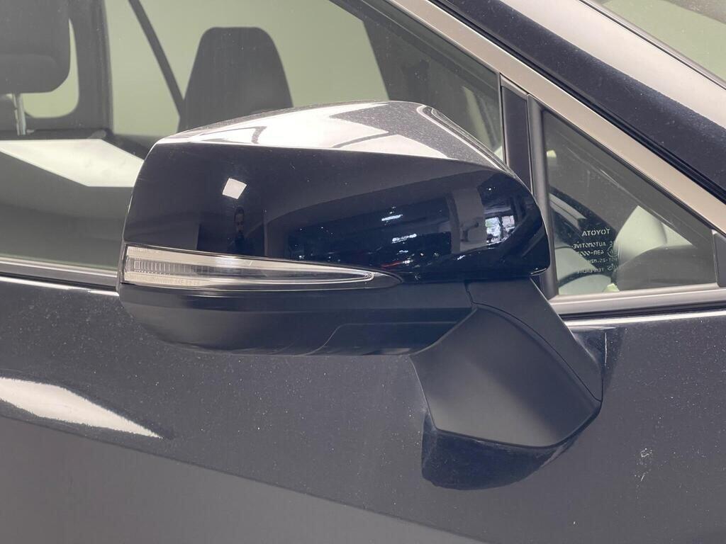 Toyota RAV4 view 18