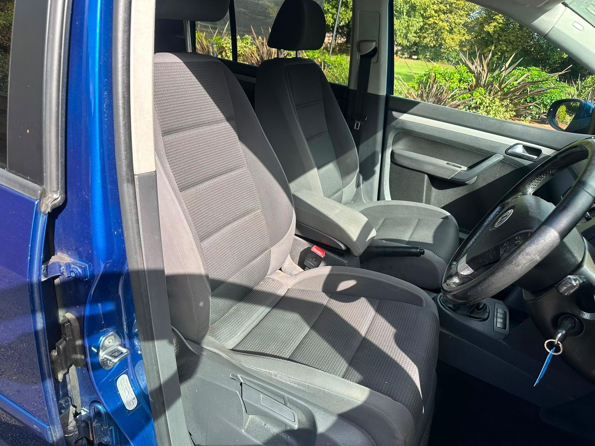 Volkswagen Touran view 16