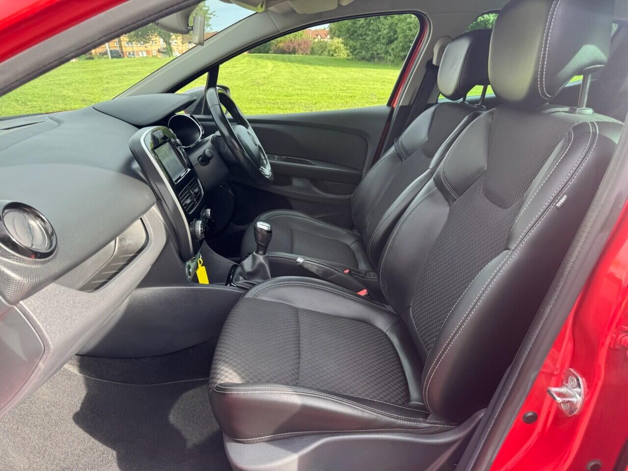 Renault Clio view 12