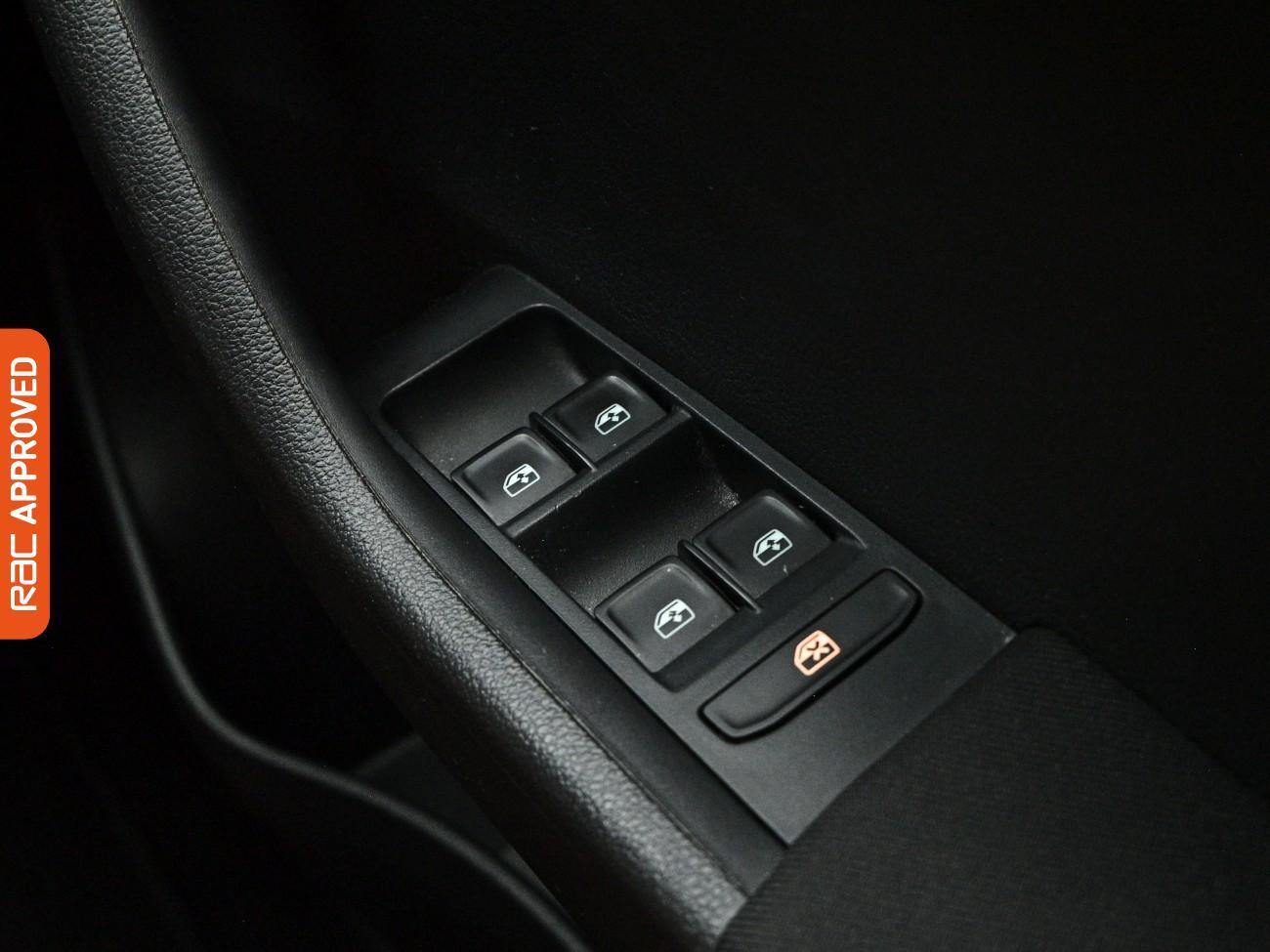 Skoda Fabia view 25