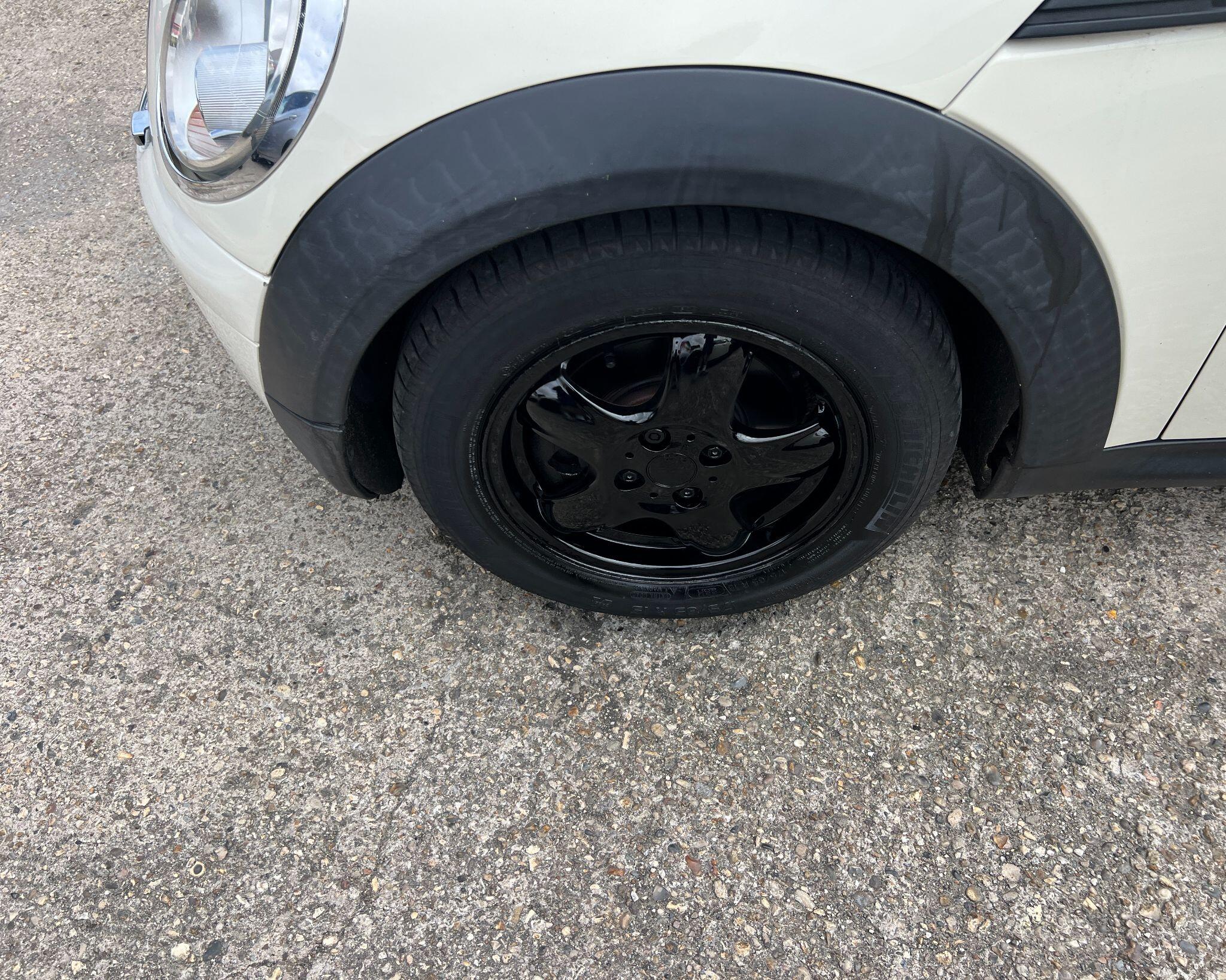 Mini Hatch view 14