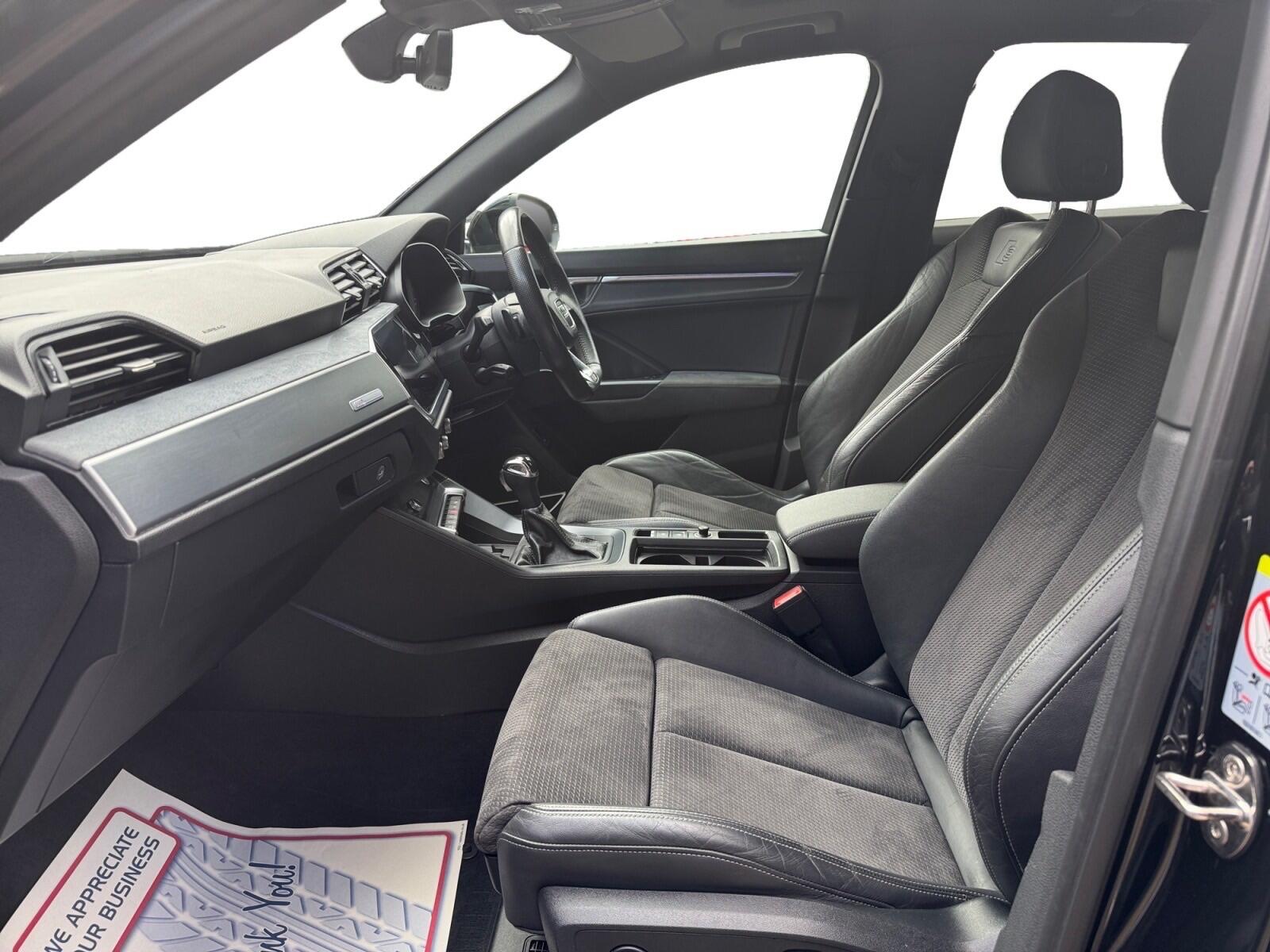 Audi Q3 view 25