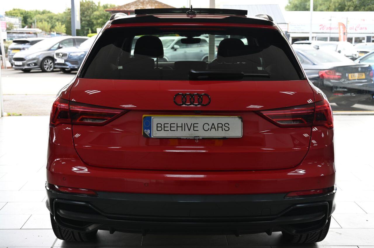Audi Q3 view 9