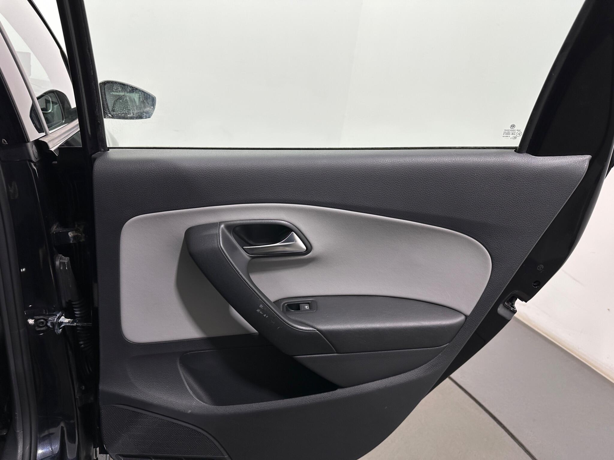 Volkswagen Polo view 41