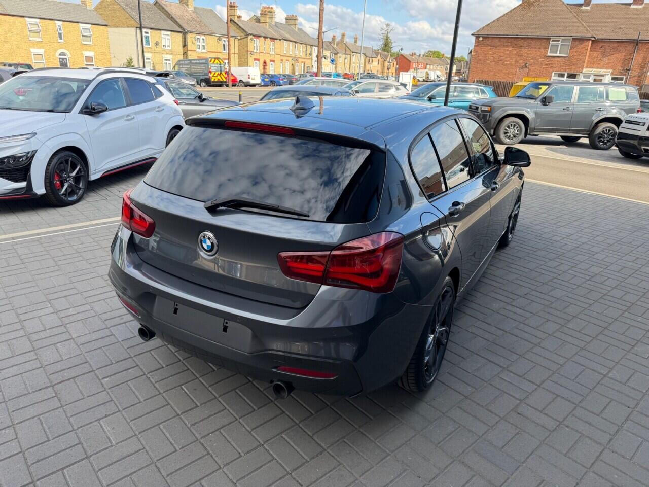 BMW 1 Series view 6