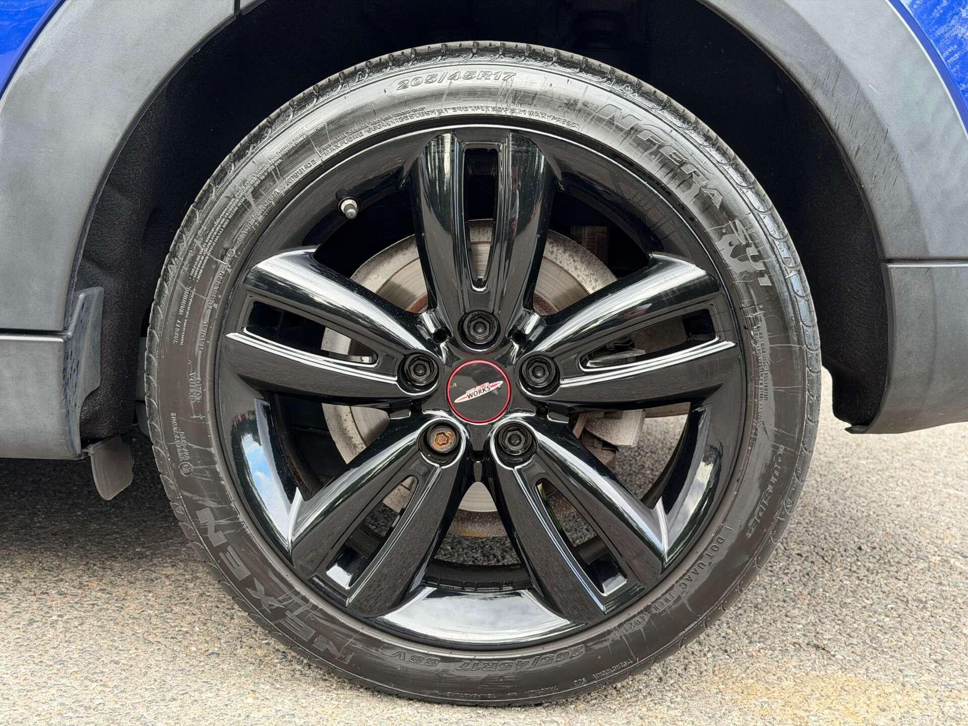 Mini Hatch view 39
