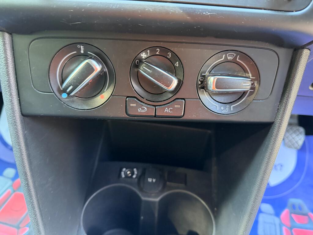 Volkswagen Polo view 18