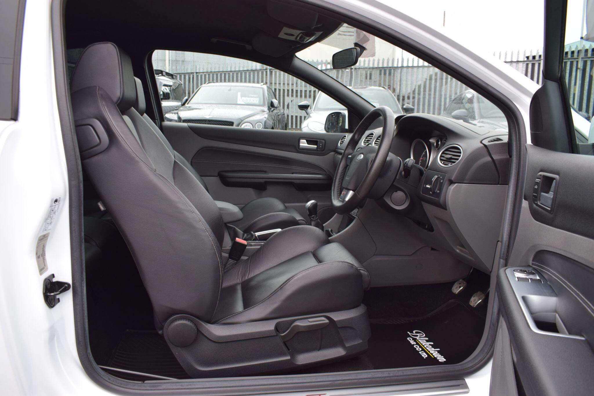 Ford Focus view 8