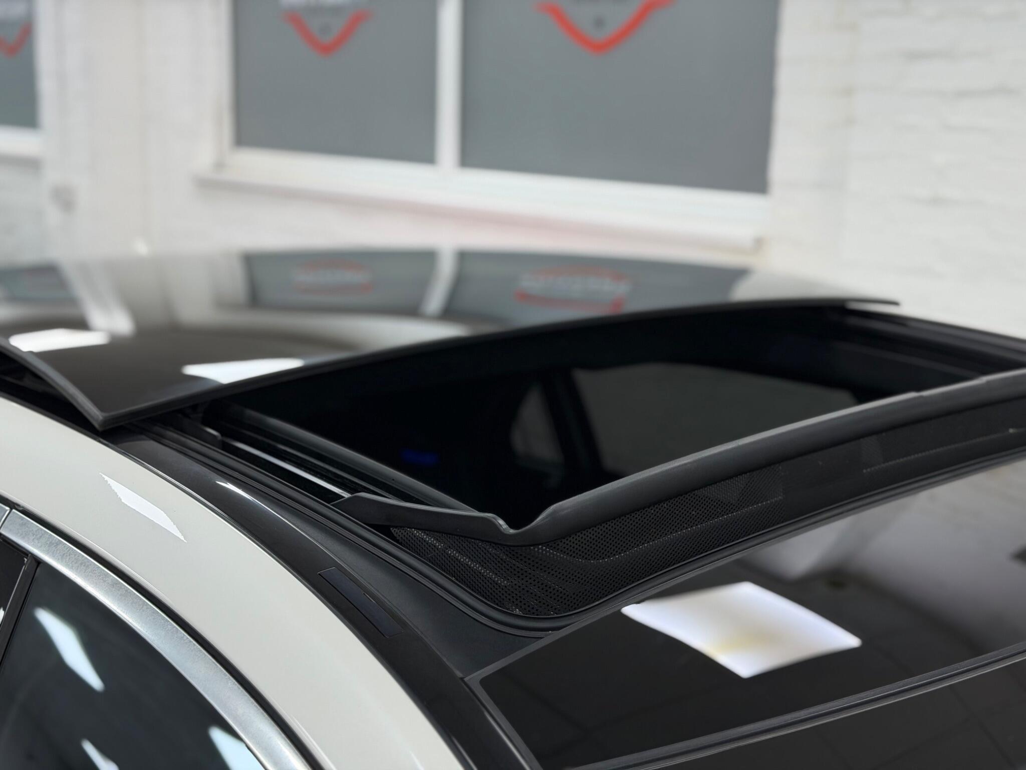 Mercedes-Benz S-Class view 30