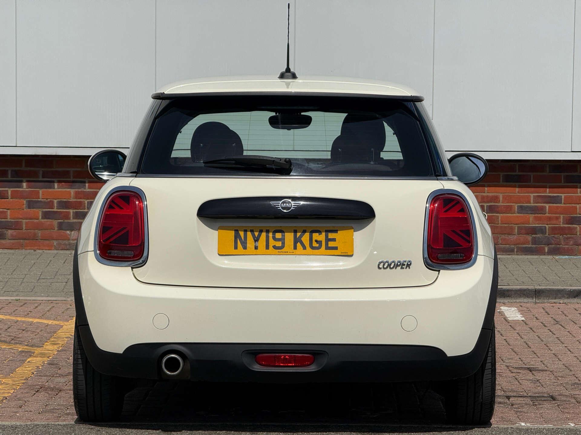 Mini Cooper view 10