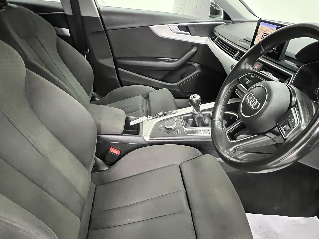 Audi A4 view 8