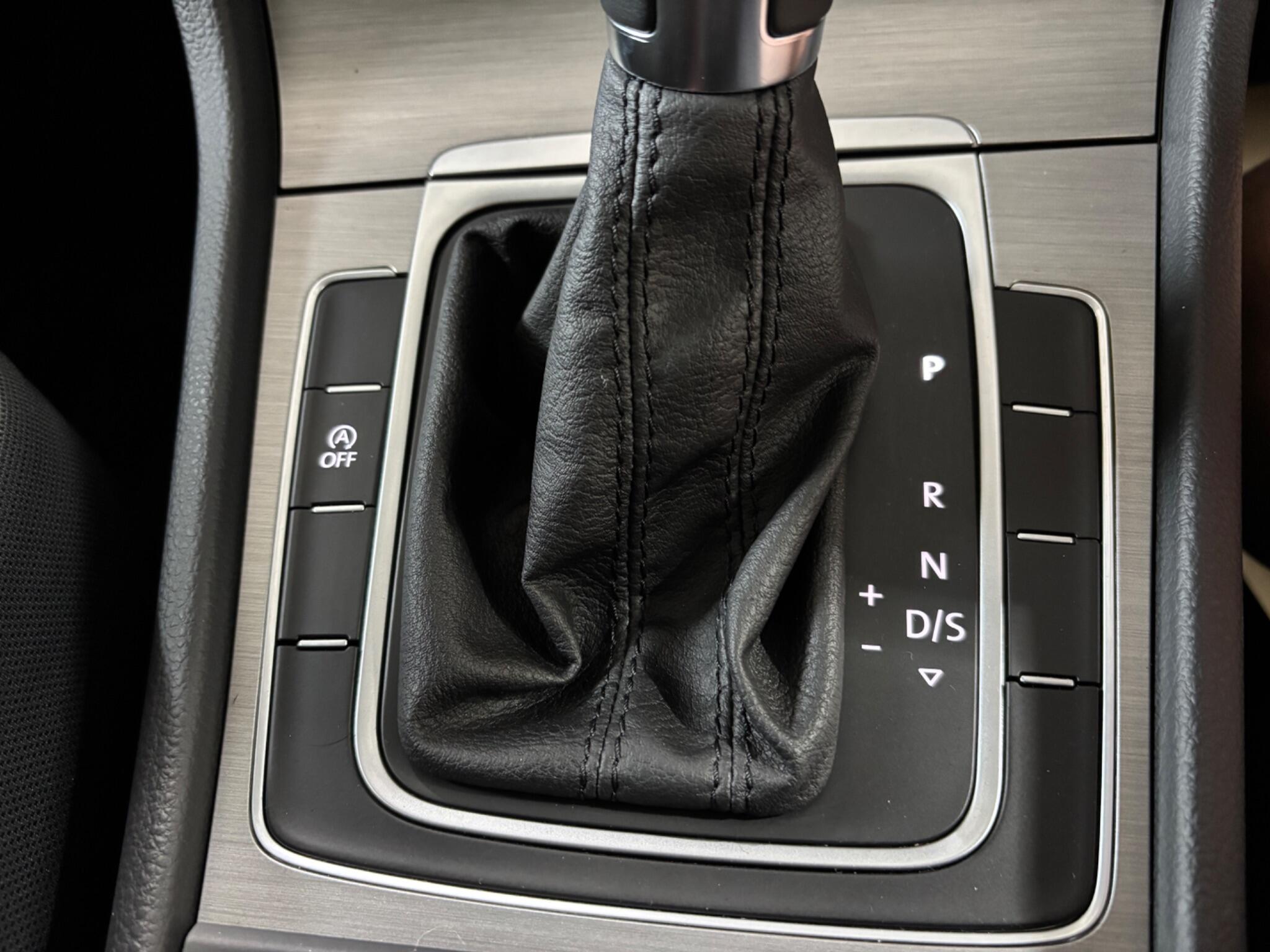 Volkswagen Golf view 34
