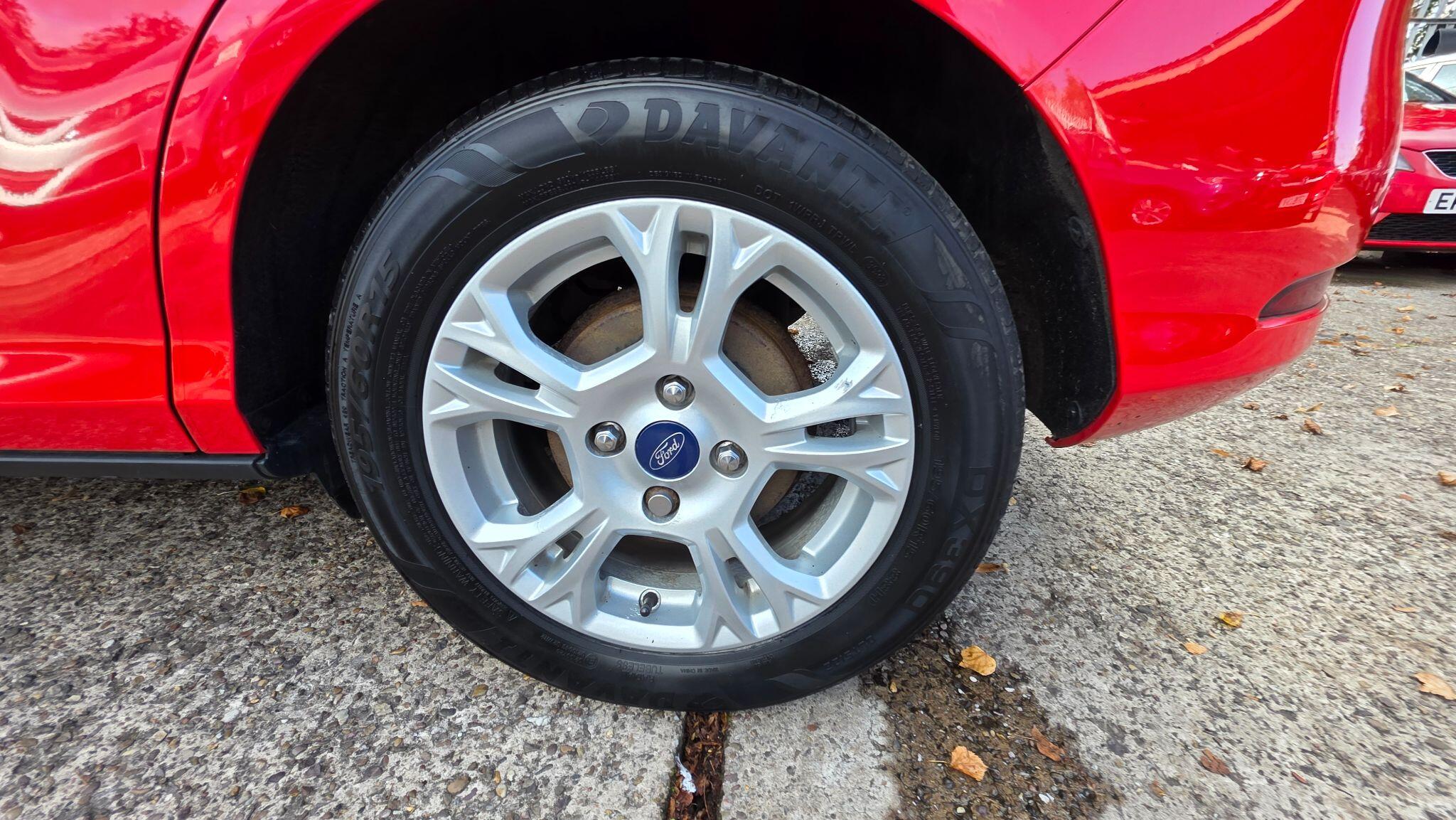 Ford B-Max view 35