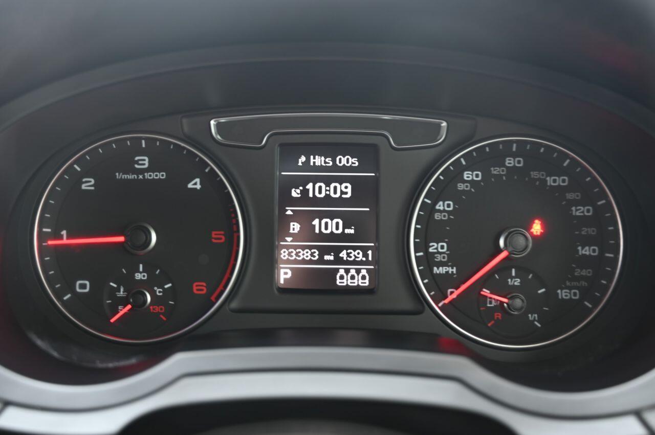 Audi Q3 view 21