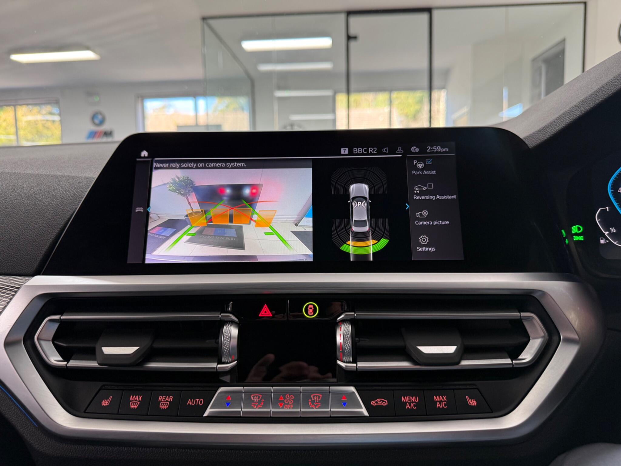 BMW 3 Series view 9