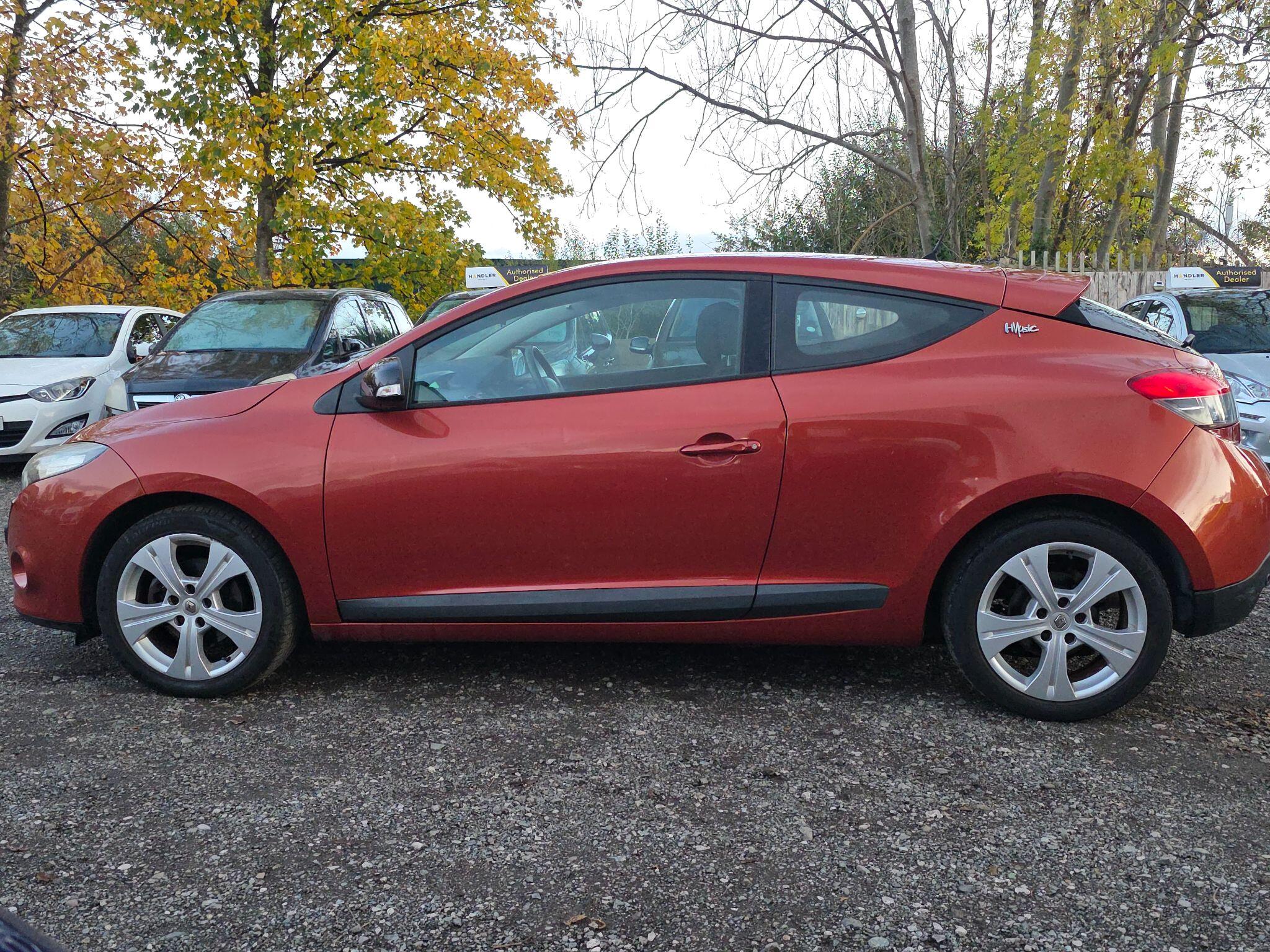 2010 Renault Megane image 5
