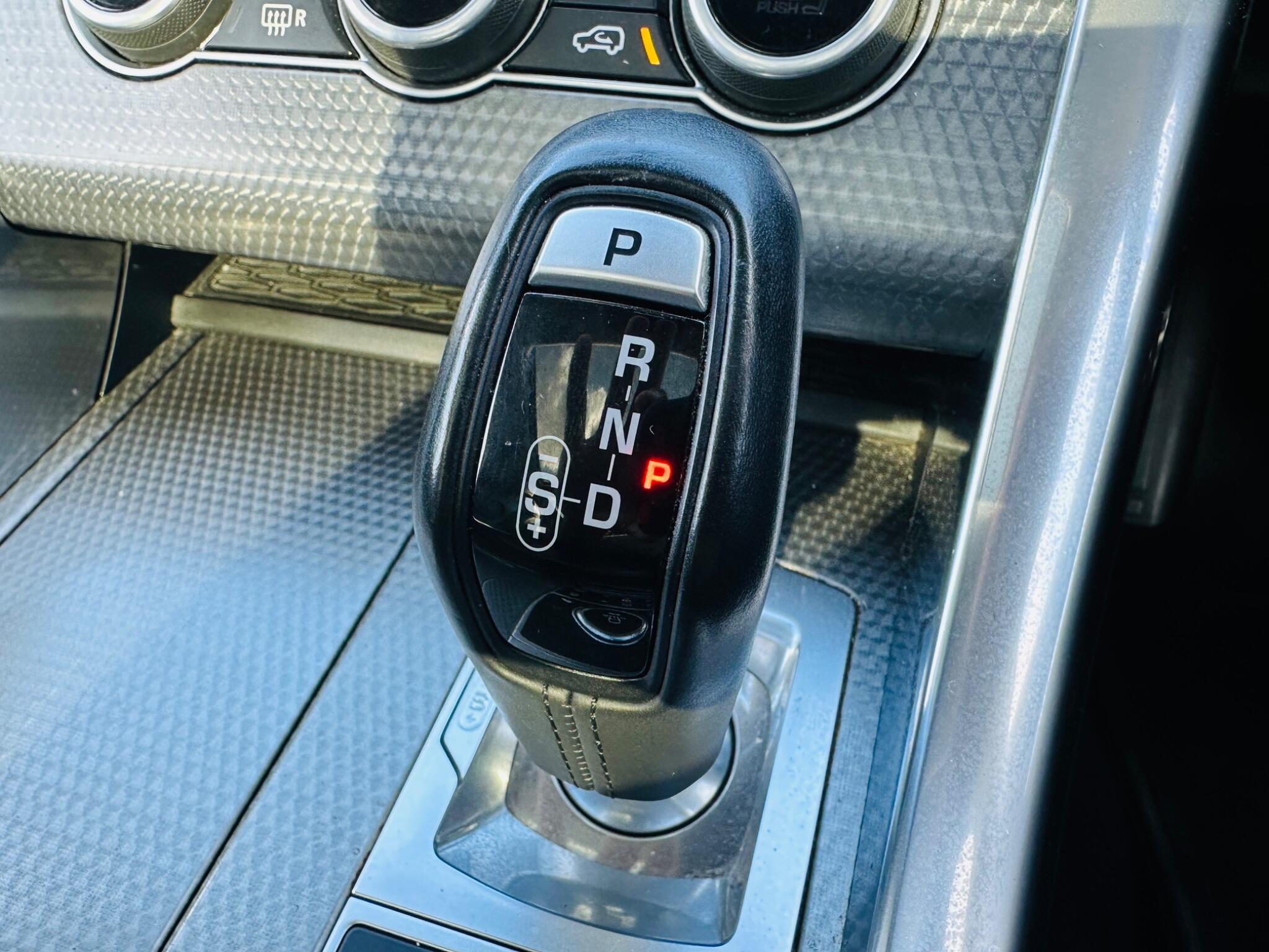 Land Rover Range Rover Sport view 40