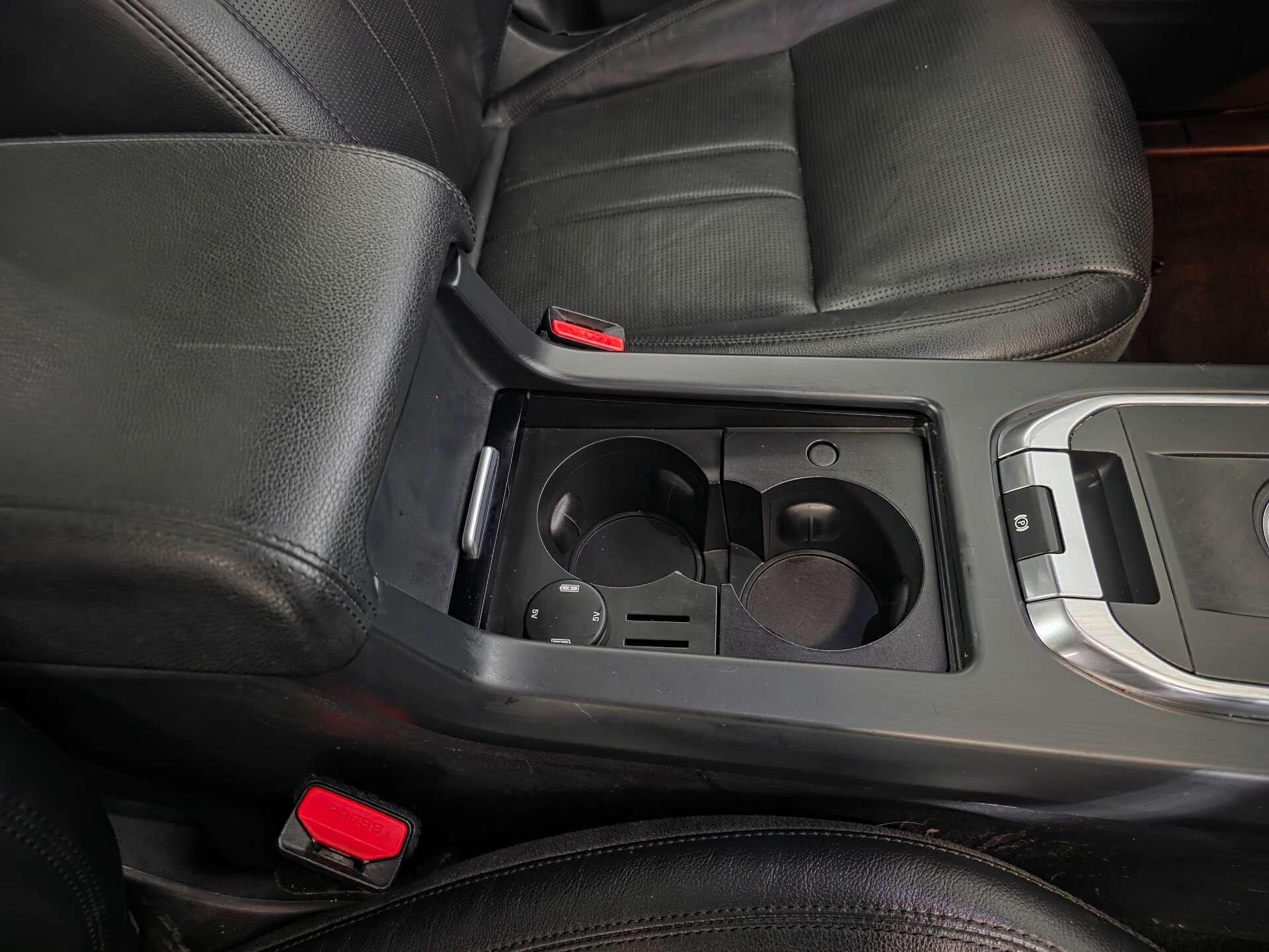 Land Rover Discovery Sport view 50