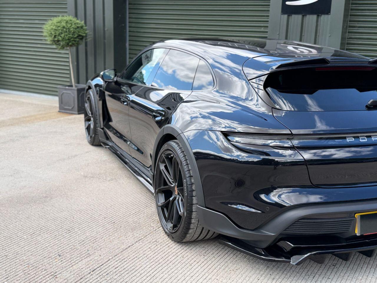 Porsche Taycan view 24