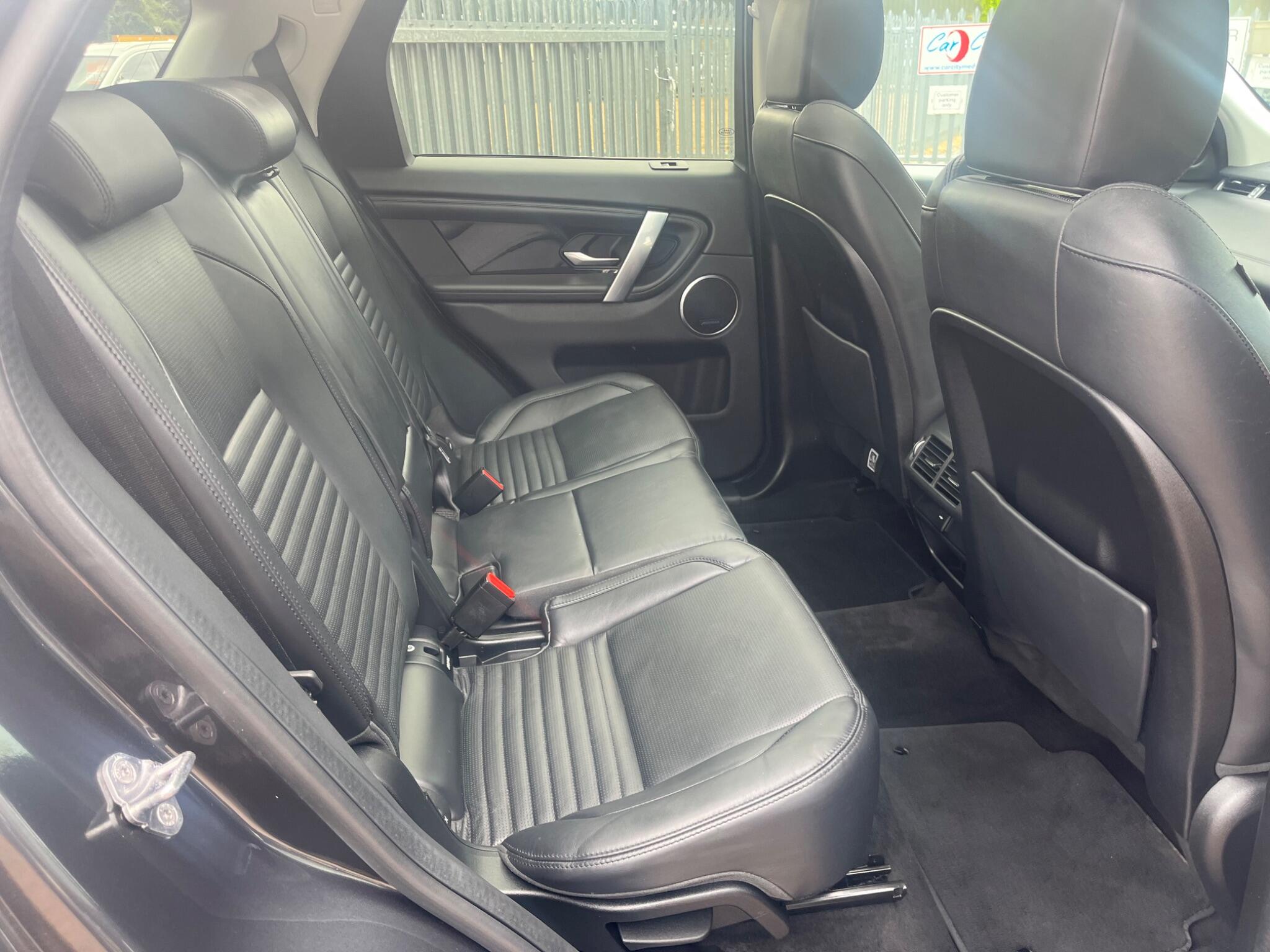 Land Rover Discovery Sport view 29