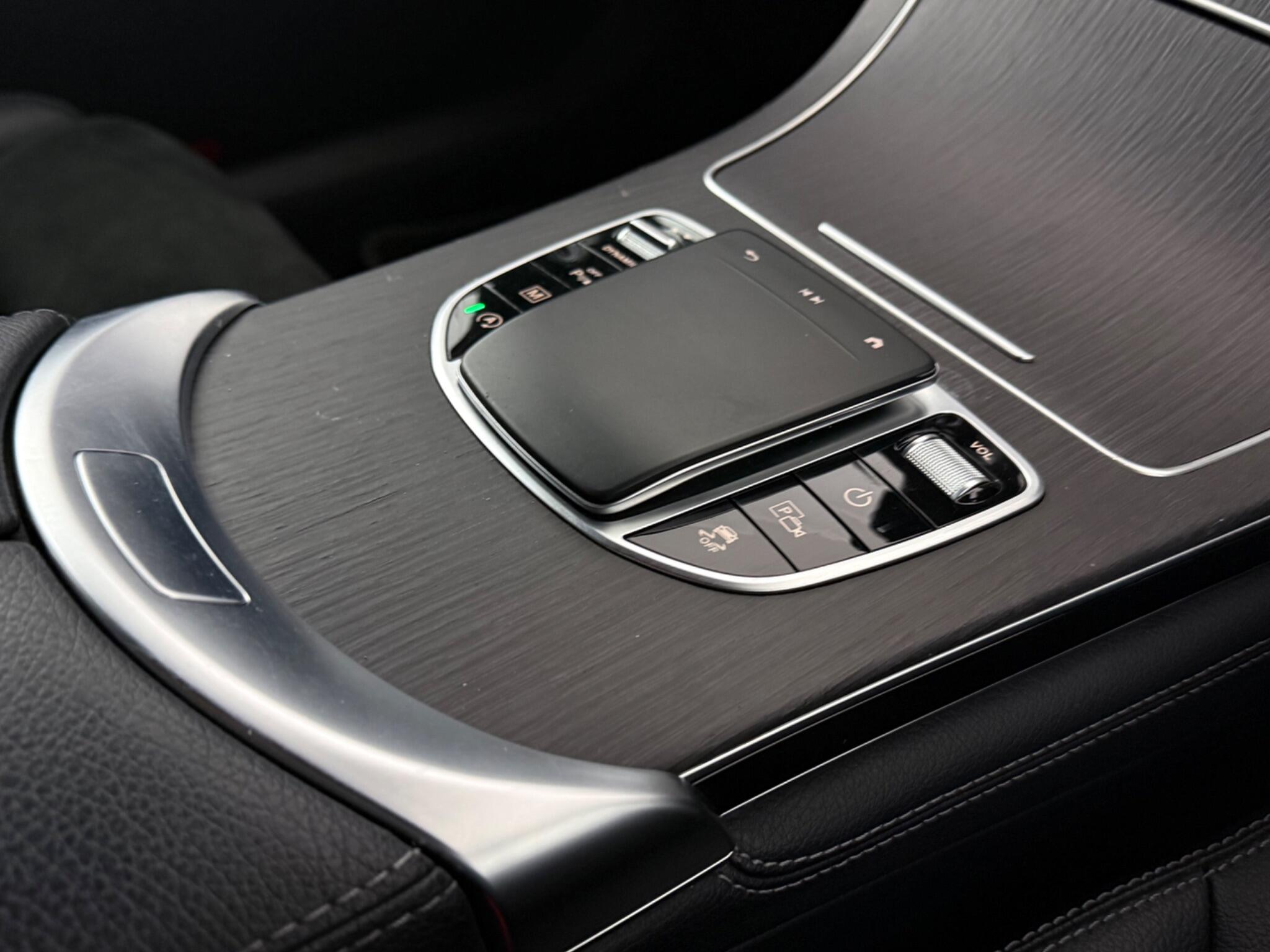 Mercedes-Benz GLC view 24