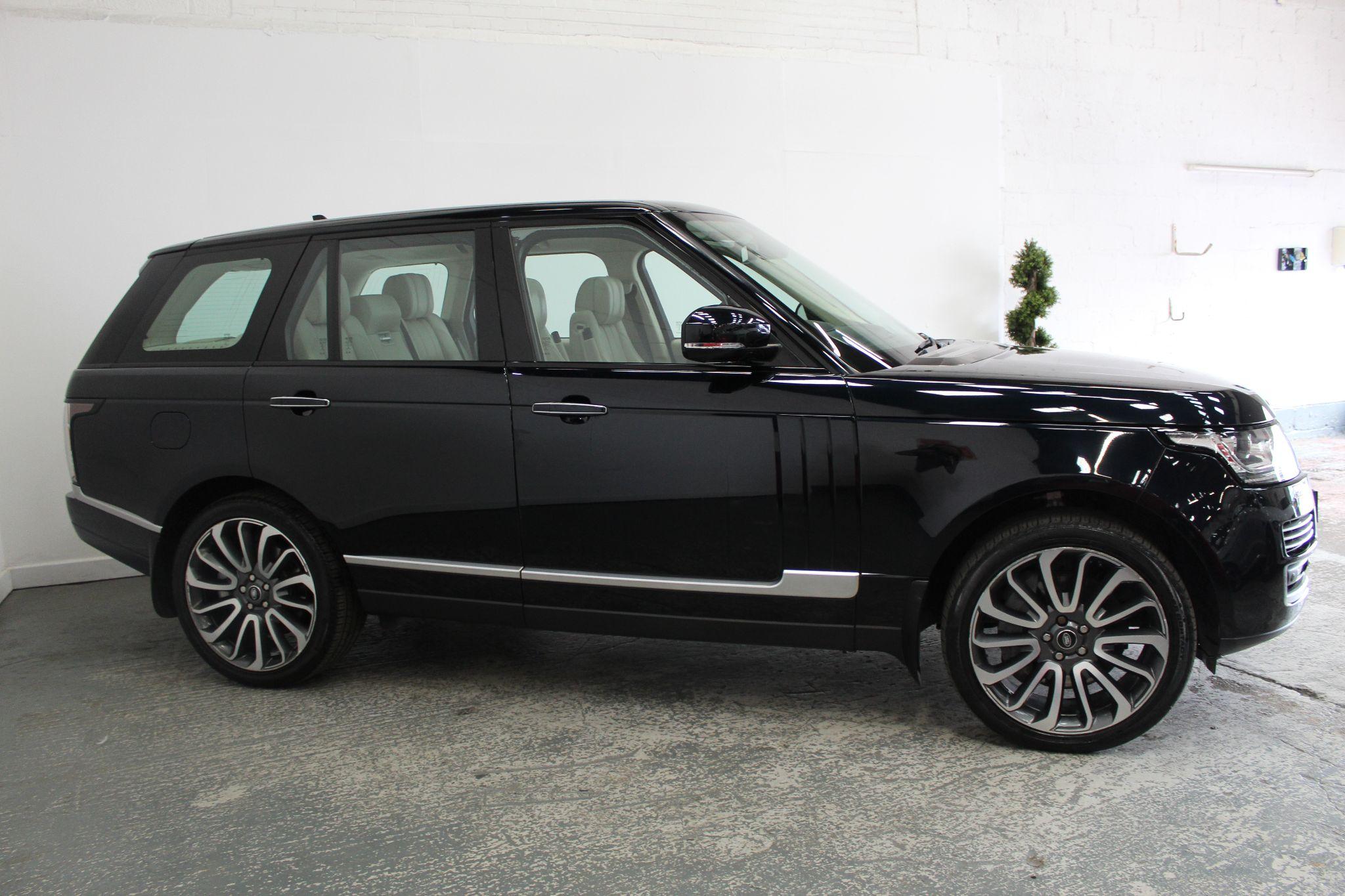 Land Rover Range Rover view 4