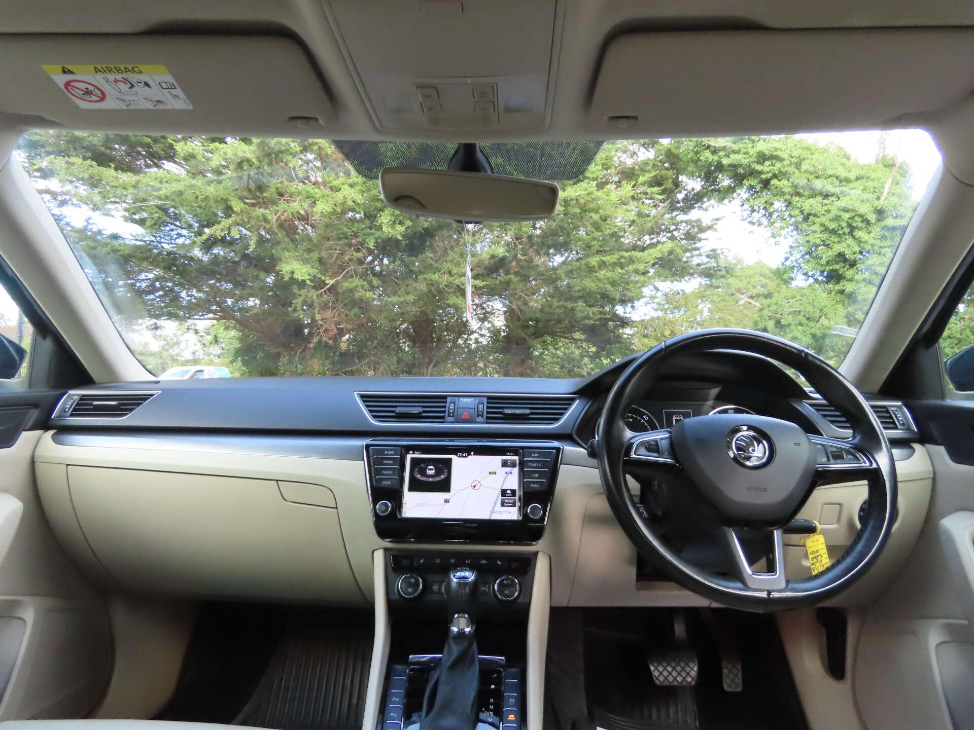 Skoda Superb view 7