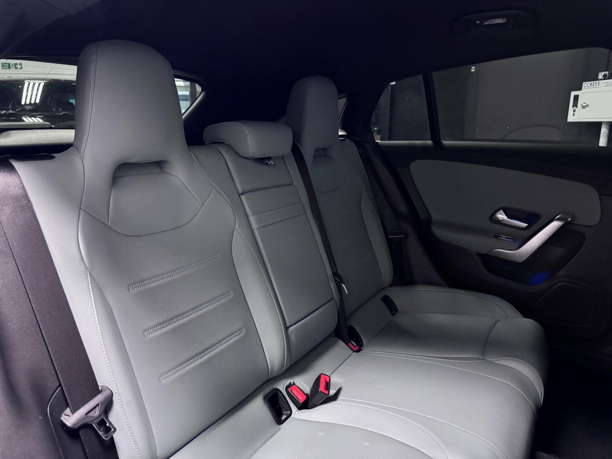 Mercedes-Benz Cla view 29