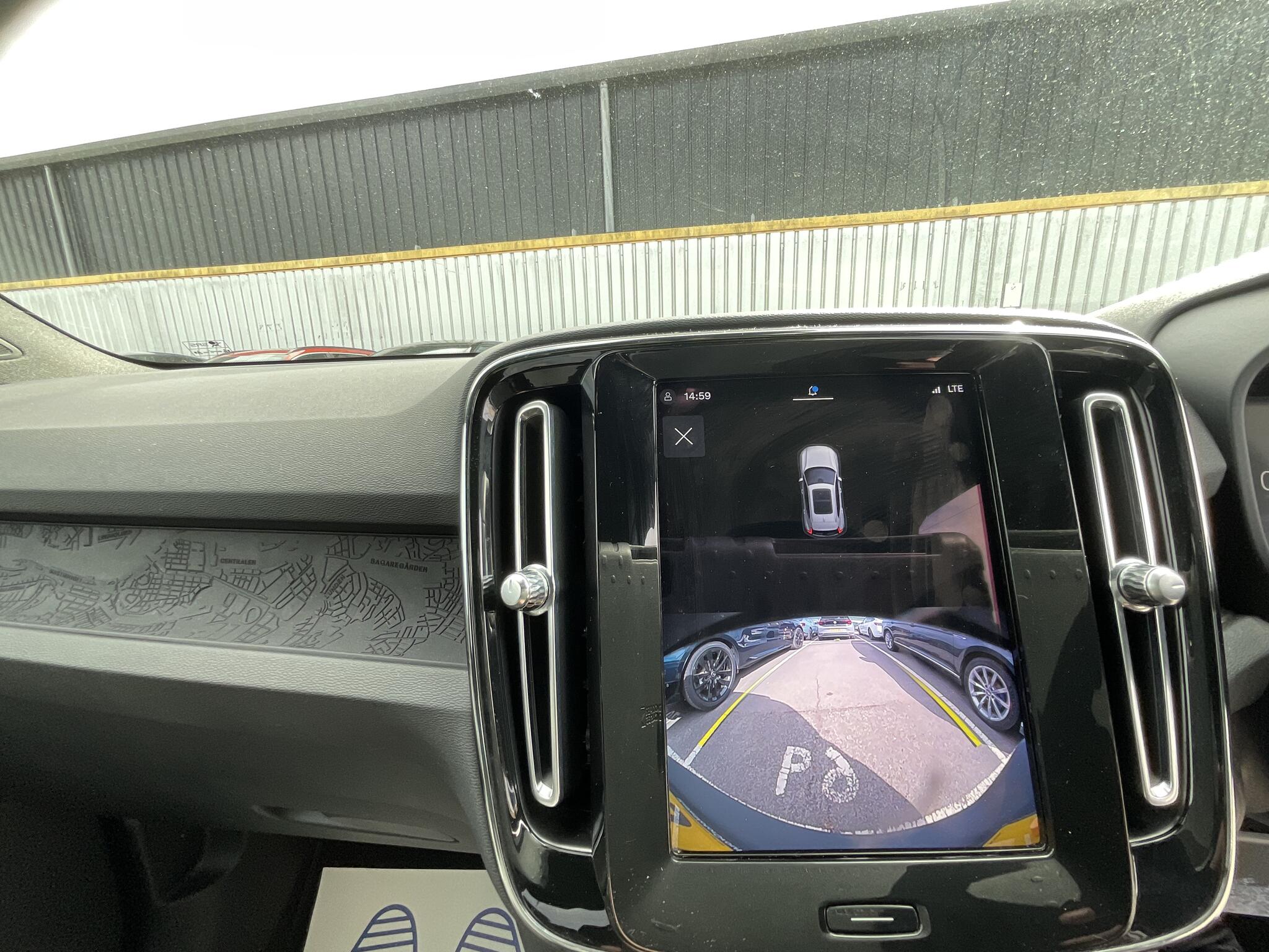 Volvo XC40 view 33