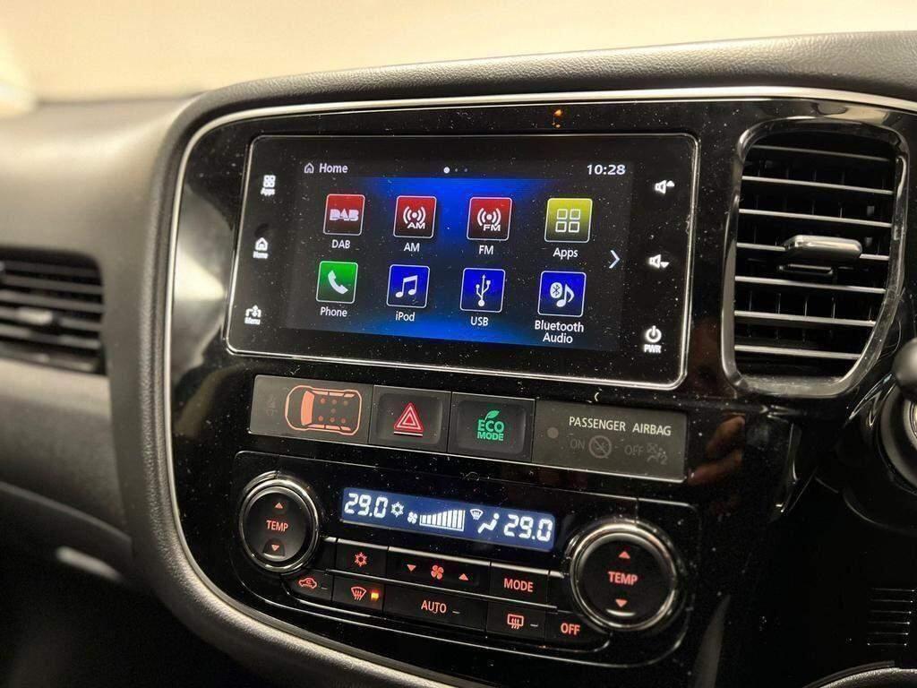 Mitsubishi Outlander view 18