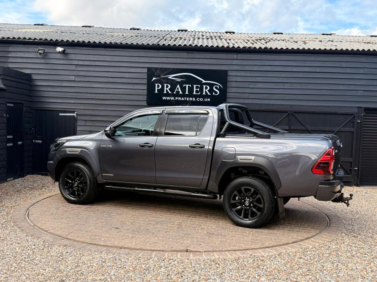 Toyota Hilux view 19