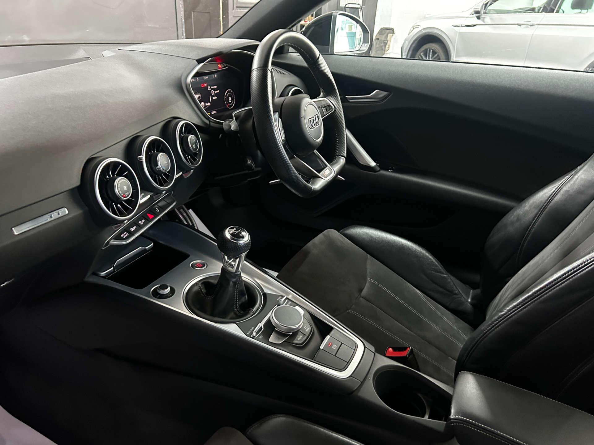 Audi TT view 64