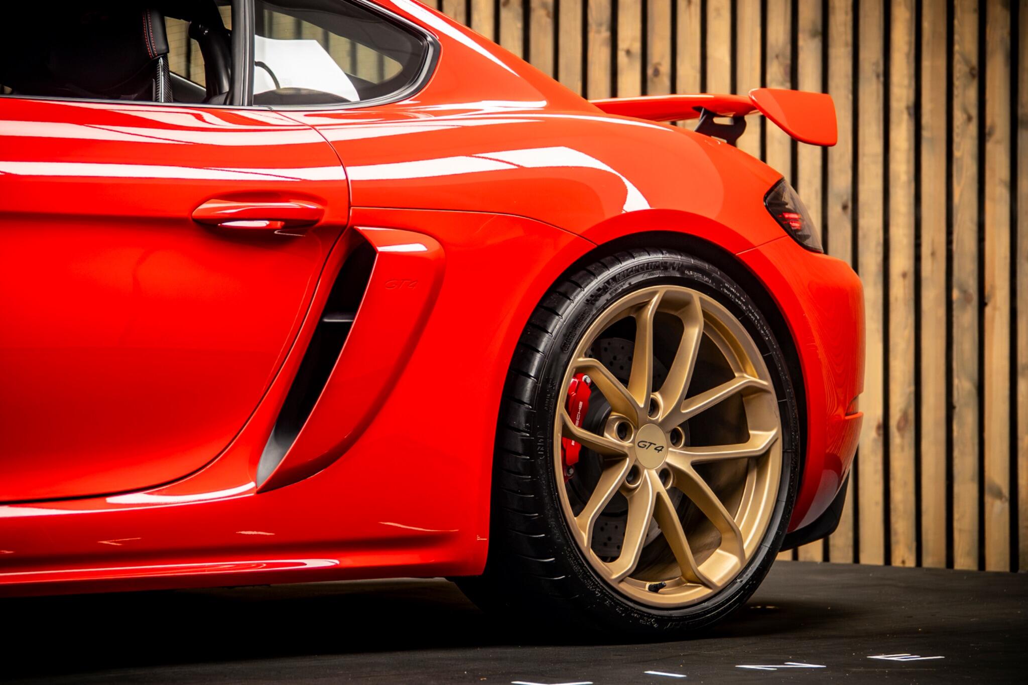 Porsche Cayman view 16