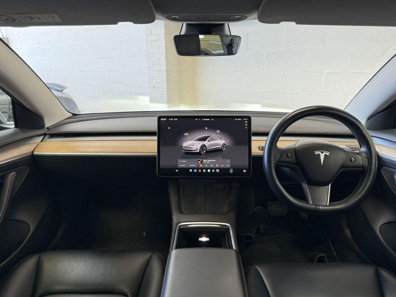 Tesla Model 3 view 34