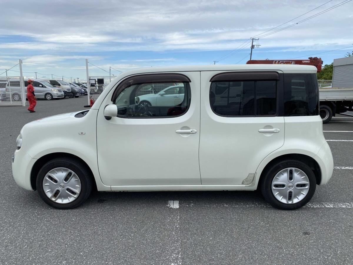 Nissan Cube view 9